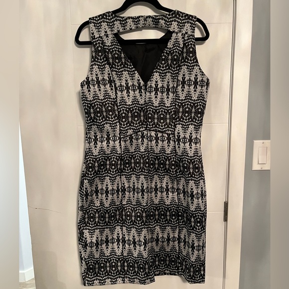 H & M dress - Picture 2 of 3